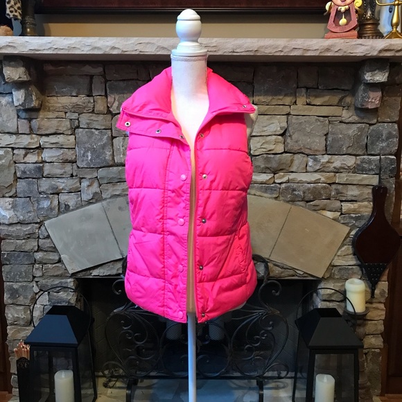 Old Navy Jackets & Blazers - NWOT Old Navy Petite Hot Pink Puffer Vest Small